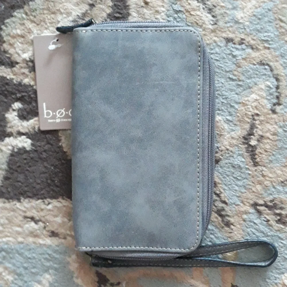 *Host Pick*b.o.c pretty wristlet - Picture 11 of 16